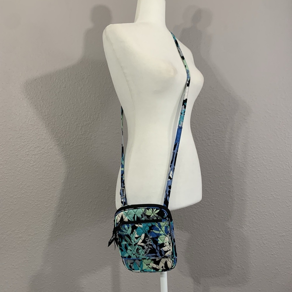 Vera Bradley Mini Hipster Crossbody Camofloral Pattern ID Slot Zippered Pockets‎